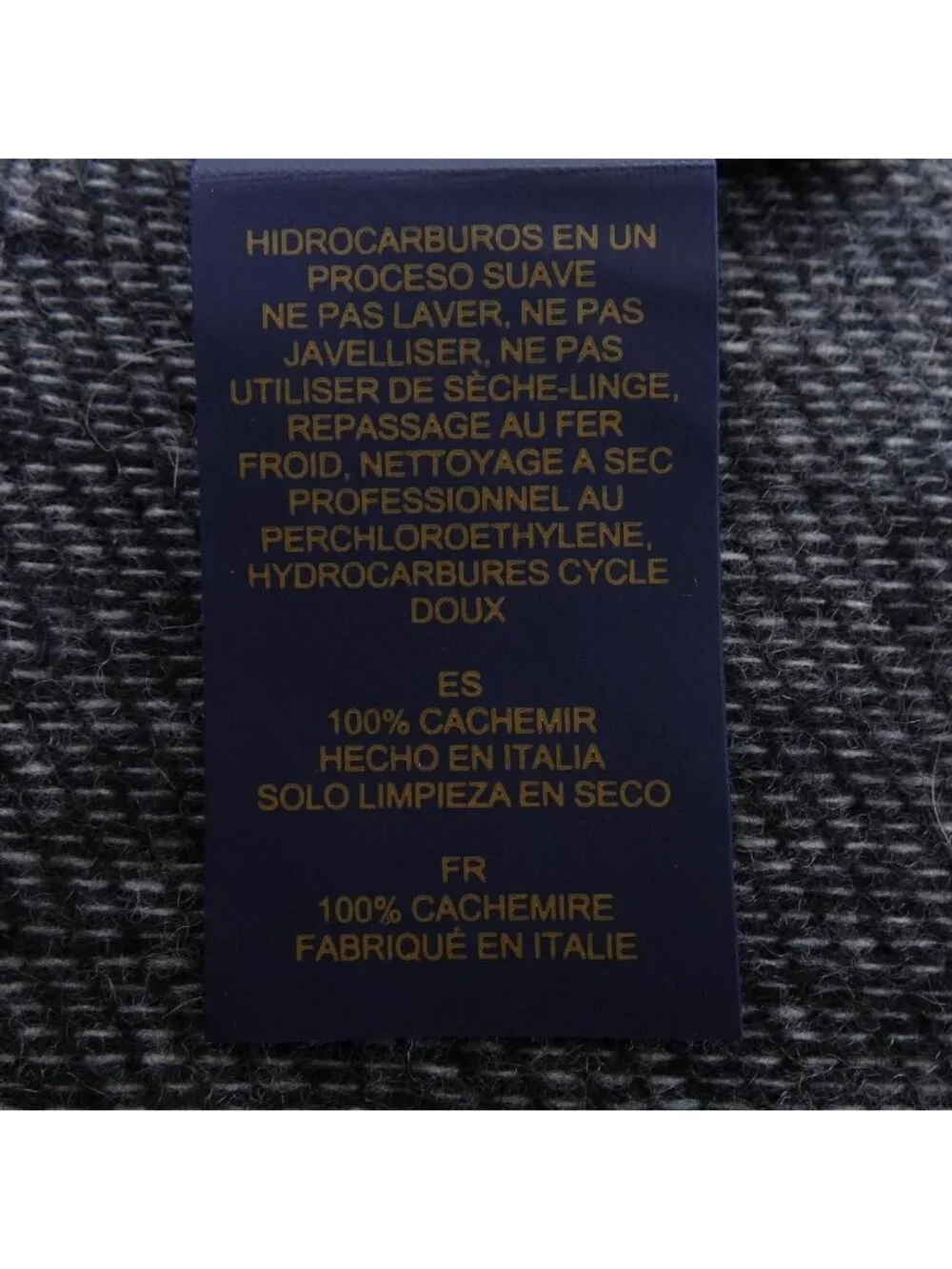 Louis Vuitton Monogram Giant Scarf